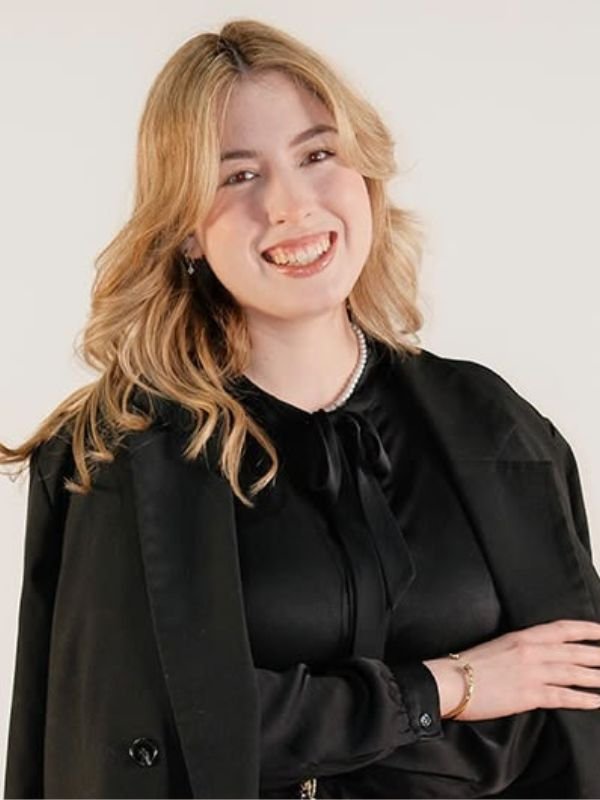 Hair Xtacy Academy graduate stylist Abby Burlington hair clinic
